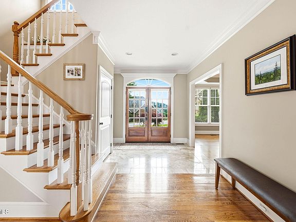 5th image of 286 Sunset Ridge Ct