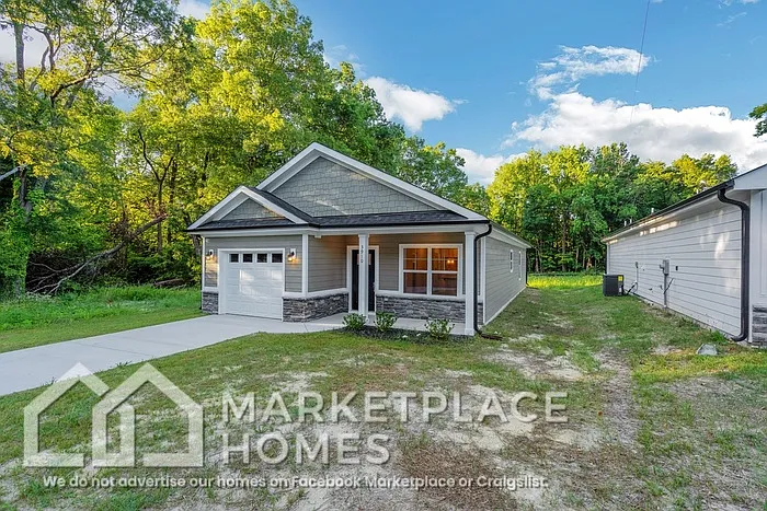 3 bed, 2.0 bath, 1298 sqft, $1,695 — Photo 3