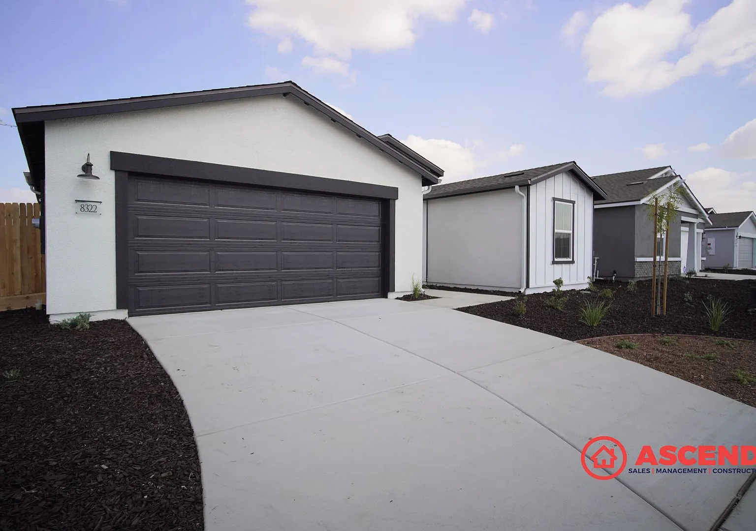 Newly-Built Home Near Mira Monte Highschool! — Photo 1