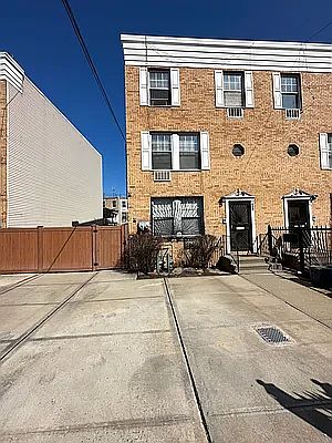 2nd image of 449 E 144th St