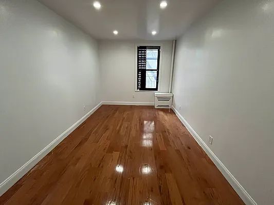 Rented by Premier One Realty LLC | media 7