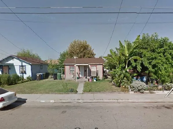 2251 Locust St, Selma, CA 93662