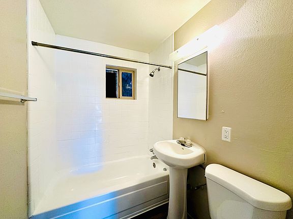 5th image of 114 W Laguna St #Laguna114-13