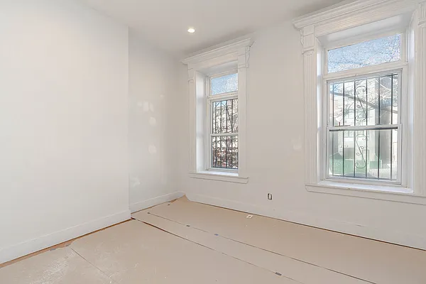 Rented by Friedman Mayer, LREB | media 26