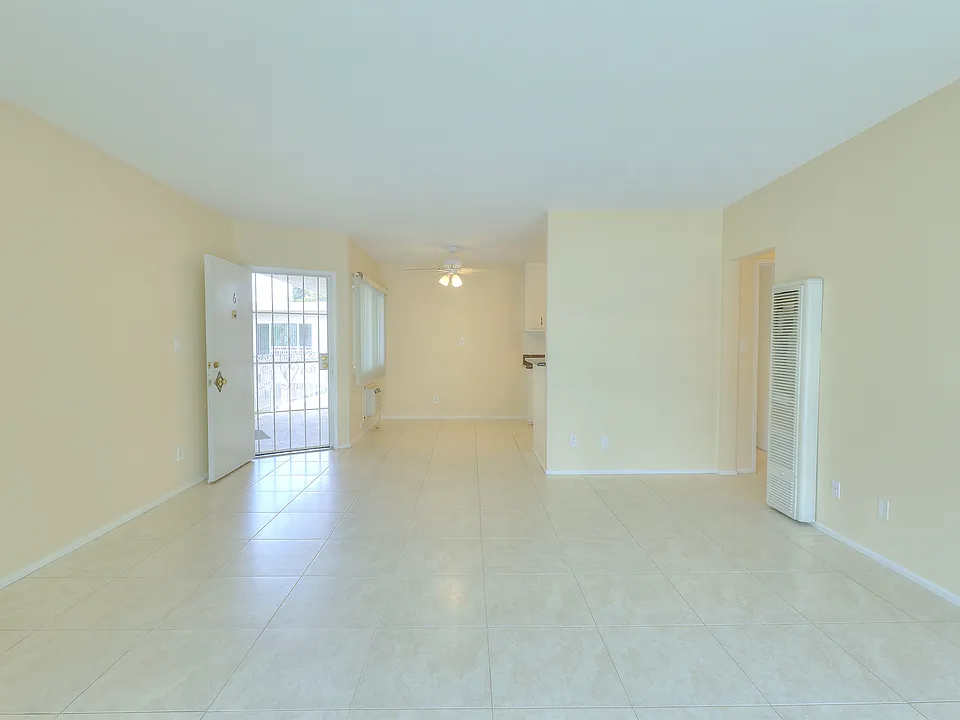 4808 Riverton Ave #6