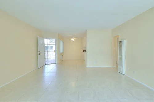 4808 Riverton Ave #6 Photo 1 4808 Riverton Ave #6 Photo 1