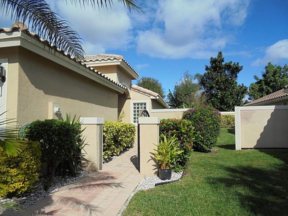 Charming Courtyard Entry