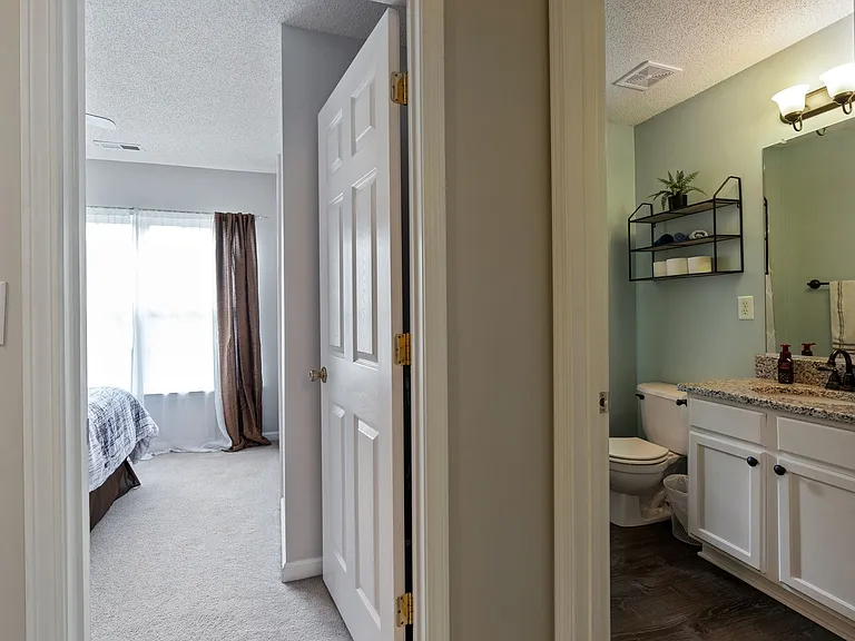 102 Bermuda Green Dr — Photo 12