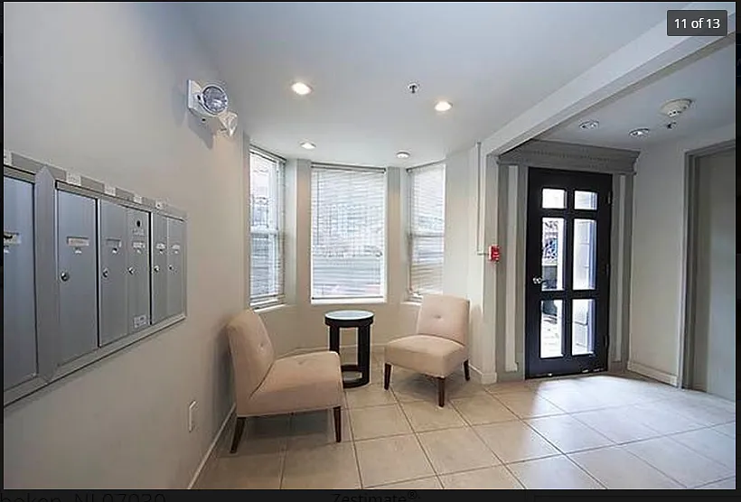 111 Bloomfield Street — Photo 2