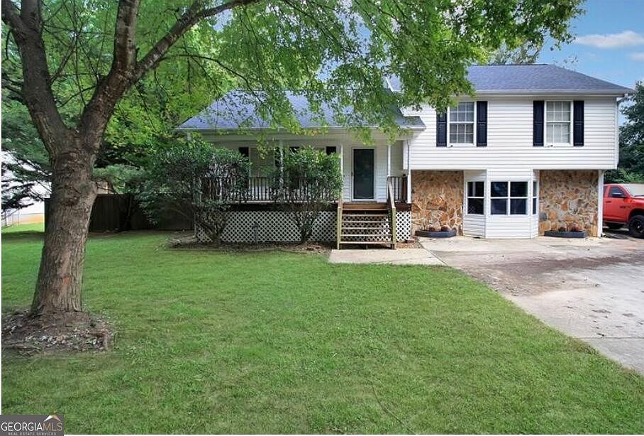 1st image of 24 Amberidge Dr NW