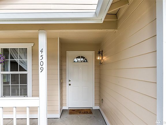 2nd image of 4509 194th Pl NE