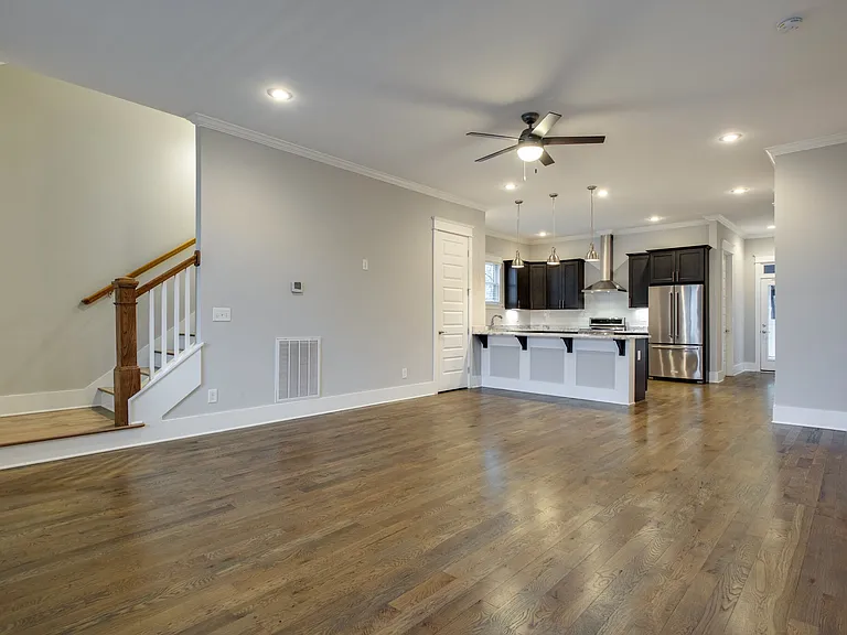 718 S 13th St — Photo 22