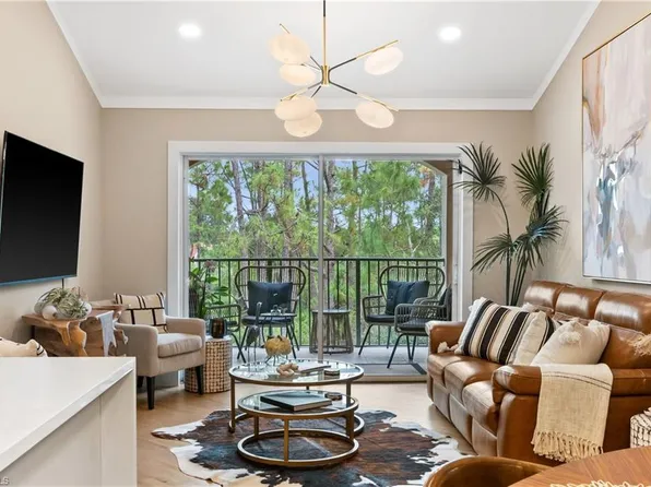 1250 Wildwood Lakes BLVD #304, NAPLES, FL 34104
