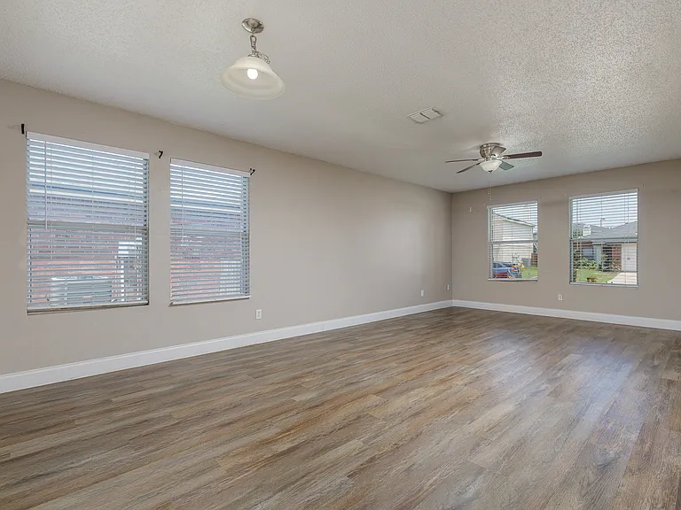 2228 Bradford Pear Dr — Photo 5