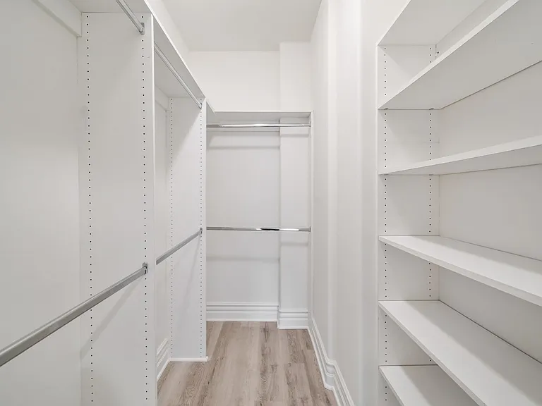 2306 Fox Hills Dr — Photo 26