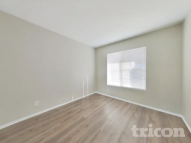 44313 63rd St W — Photo 12