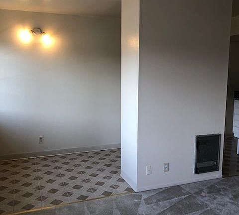4th image of 523 Walker Dr APT 15