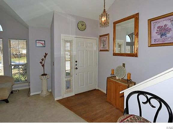5th image of 1055 Oak Glen Cir