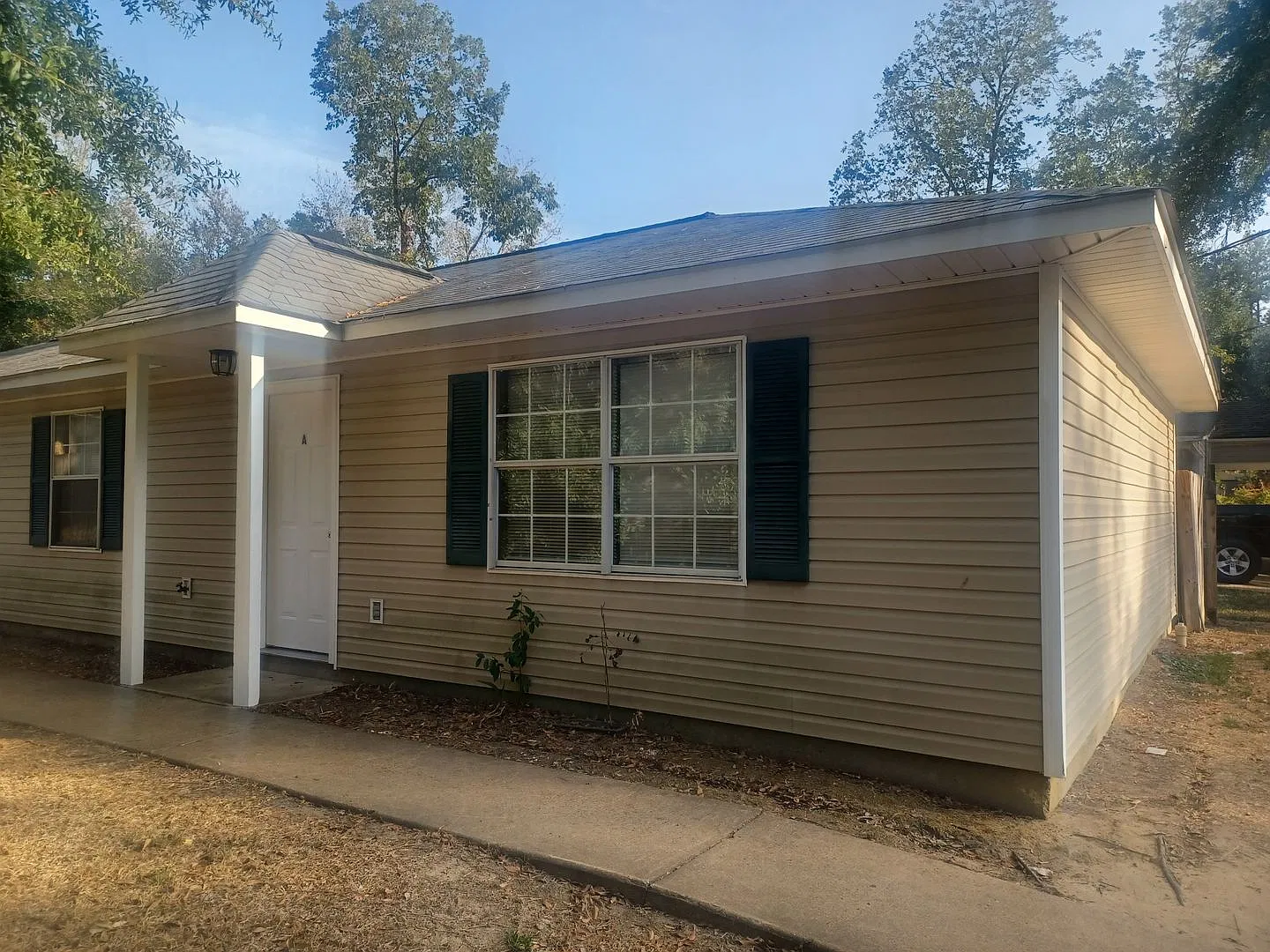 Charming 2 Bed / 1 Bath Home in Pineville - $895/Month — Photo 1