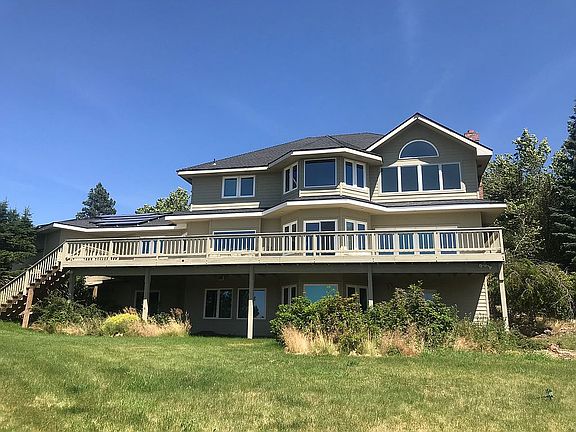 Back, deck, walkout basement