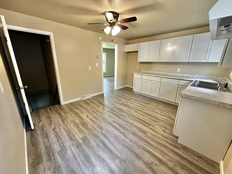 3 bed, 1.0 bath, $1,599 — Photo 4