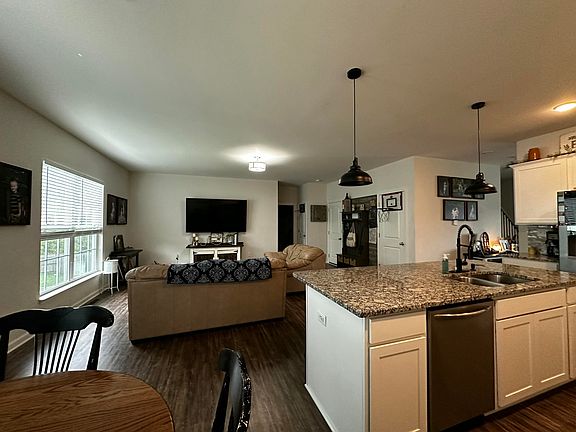 5th image of 621 Lucille Dr