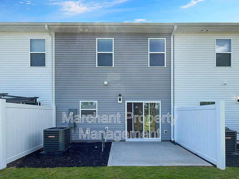 154 Randwick Ln — Photo 16