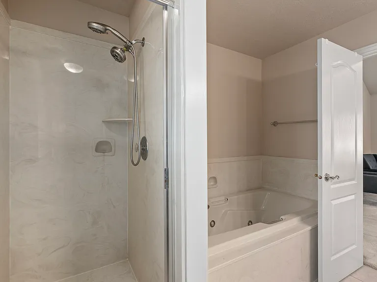 Primary Bedroom Bathroom - Main Floor
