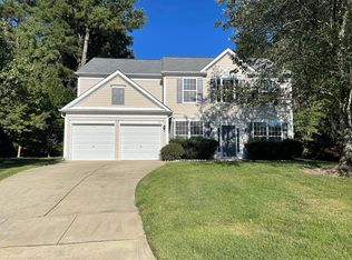 102 Gisborne Ct, Cary, NC 27519