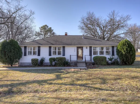 1500 Robertson Avenue, Carthage, MO 64836