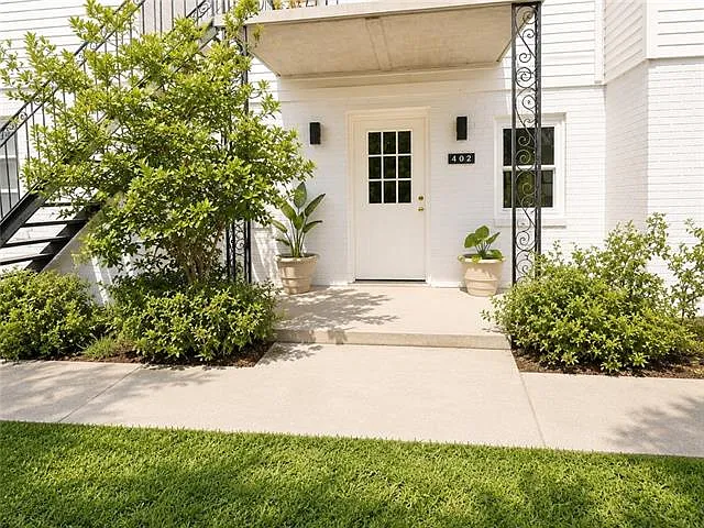 2 bed, 1.0 bath, 800 sqft, $1,800 — Photo 1
