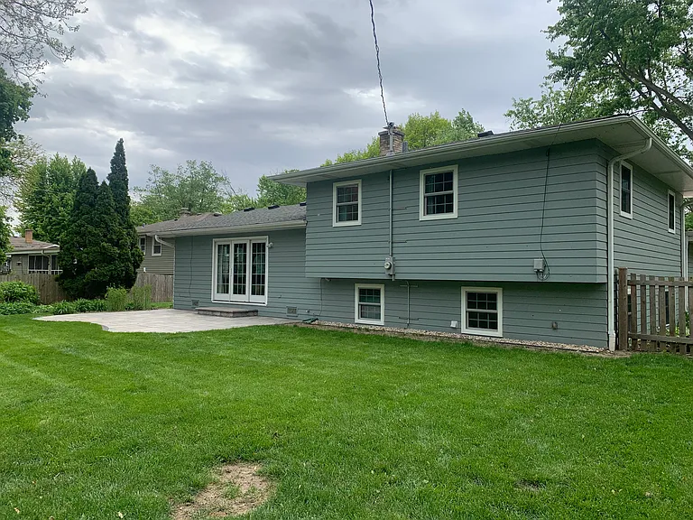 1232 Laurel Ln — Photo 9