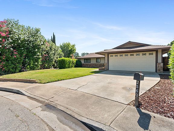 2nd image of 2560 Oriole Dr