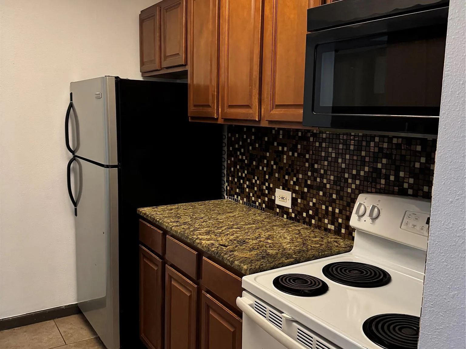 9049 Galewood Dr — Photo 2