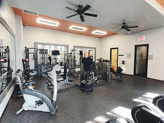 Rented by Manhattan Management LLC | media 21