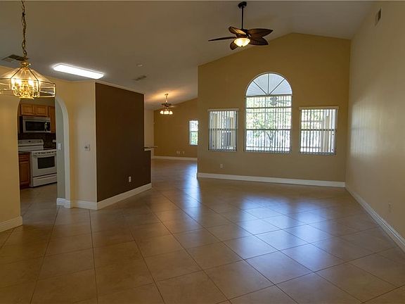 5th image of 2748 Burwood Ave