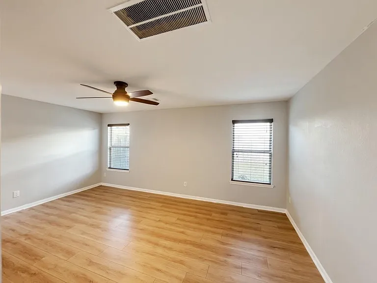 6718 Madison Heights Ct — Photo 12
