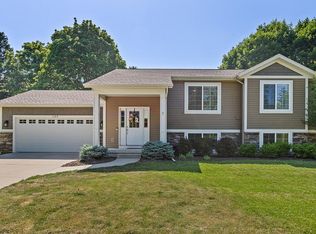 1105 Charlotte Ave NW, Grand Rapids, MI