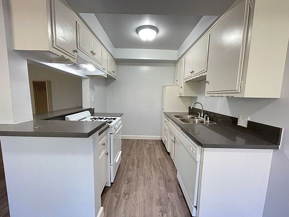 4th image of 409 N Marguerita Ave #40904