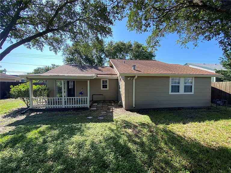 5621 Burton Ln — Photo 20
