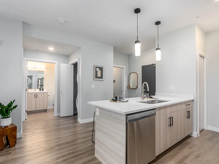 130 Ebony Blvd — Photo 9