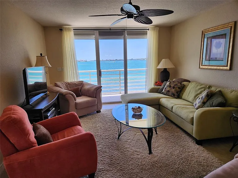 6105 Bahia Del Mar Cir #283 — Photo 3