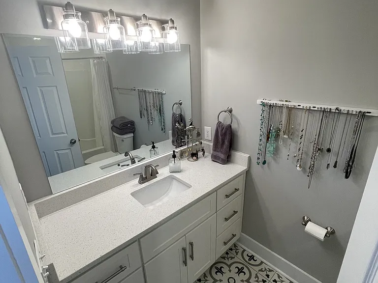 116 Cora St — Photo 16