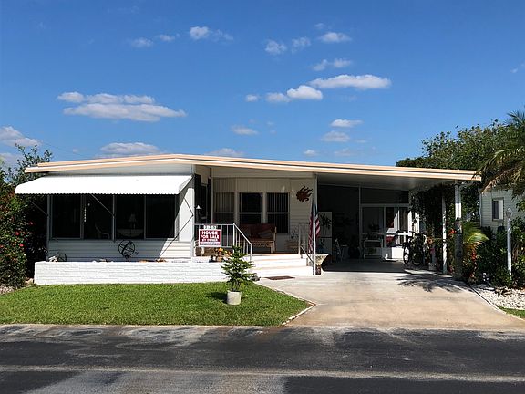 2nd image of 725 Leisure Ln