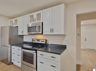 3305 N 38th St, Omaha, NE 68111