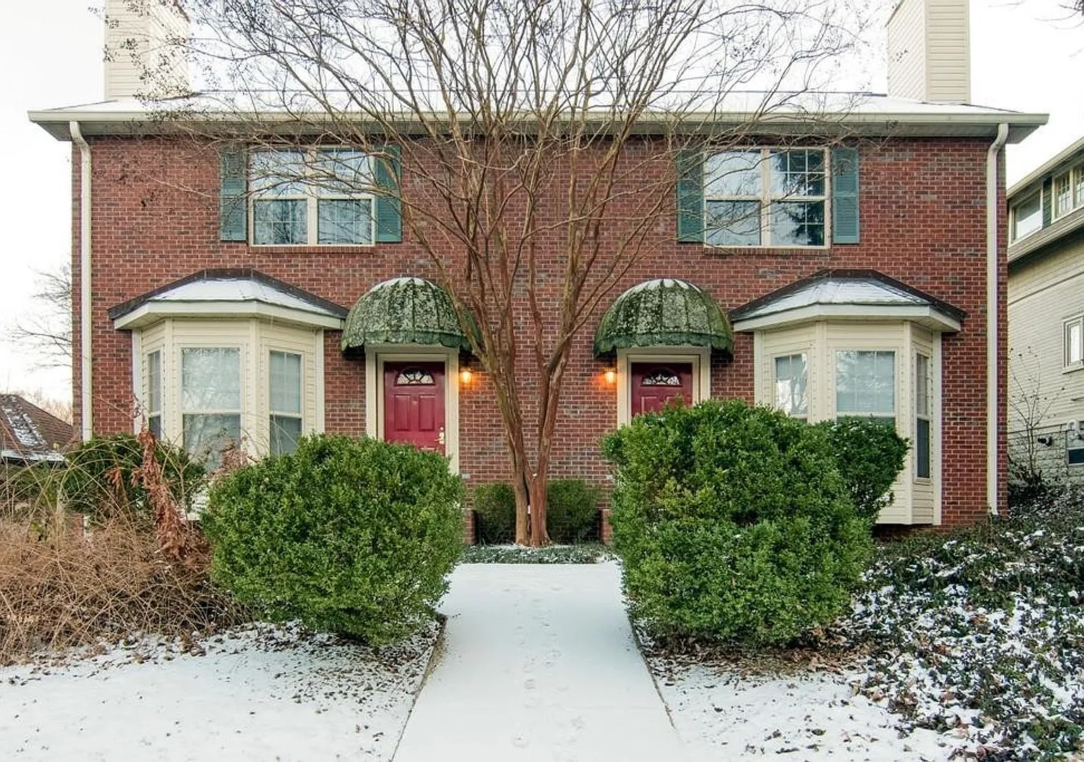 Beautiful 2BR/1.5BA home in a prime location within walking distance to West End and Vanderbilt U... — Photo 1