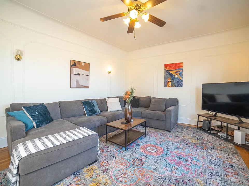 730 Hudson St #51
