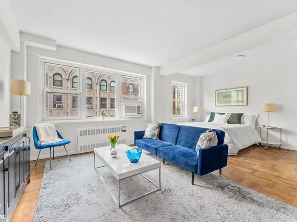 11 Riverside Drive image 1 of 11