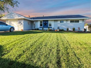 824 Barbara Ln, Wapakoneta, OH 45895
