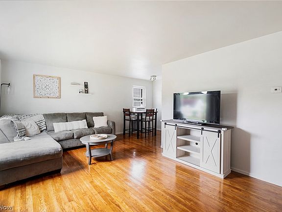 3rd image of 180 Terrace Dr